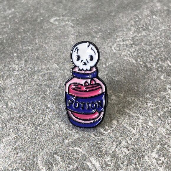 Witch’s Potion Enamel Pin/ Brooch Lapel - Picture 2 of 6
